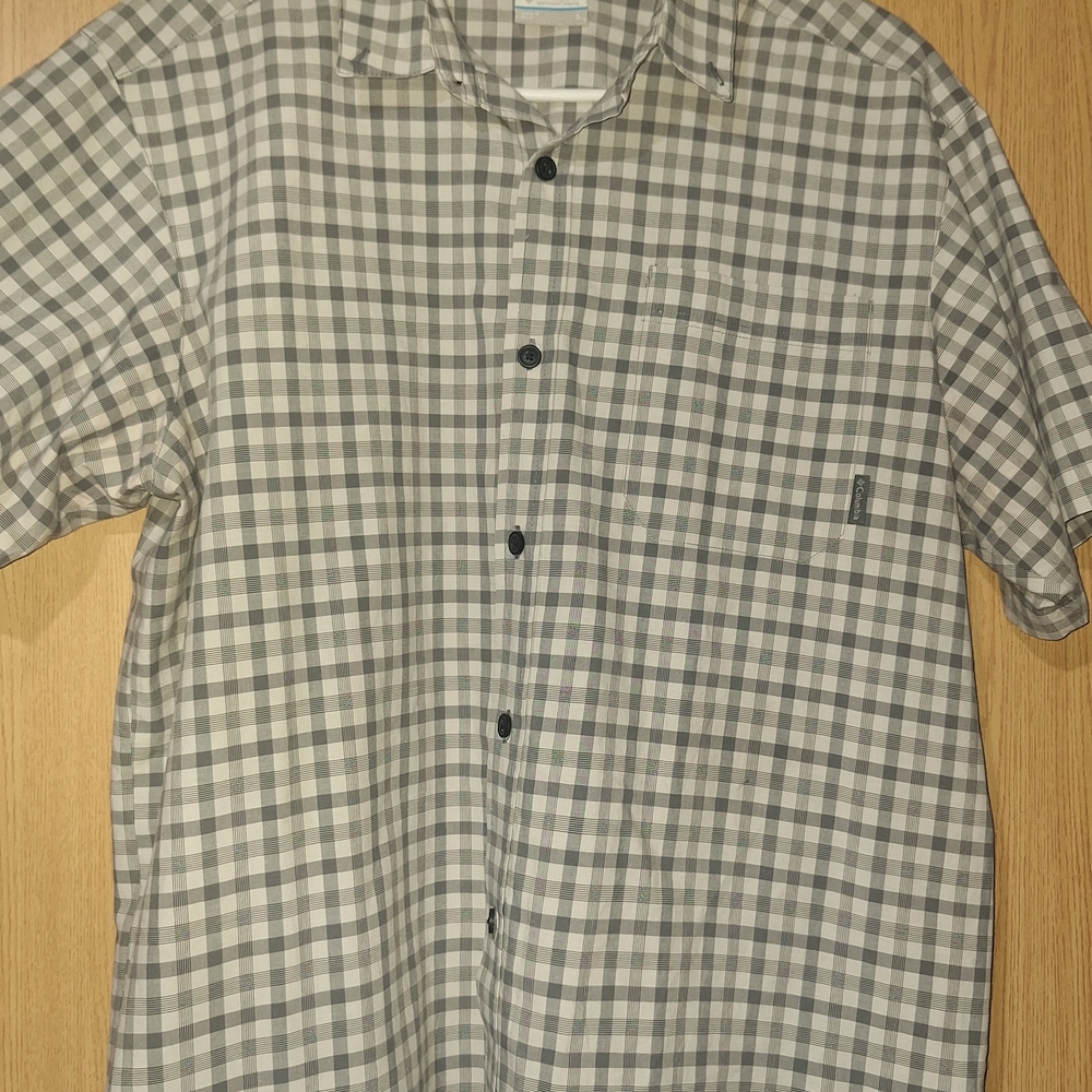 Short-Sleeve Grey Check Button-Down Shirt